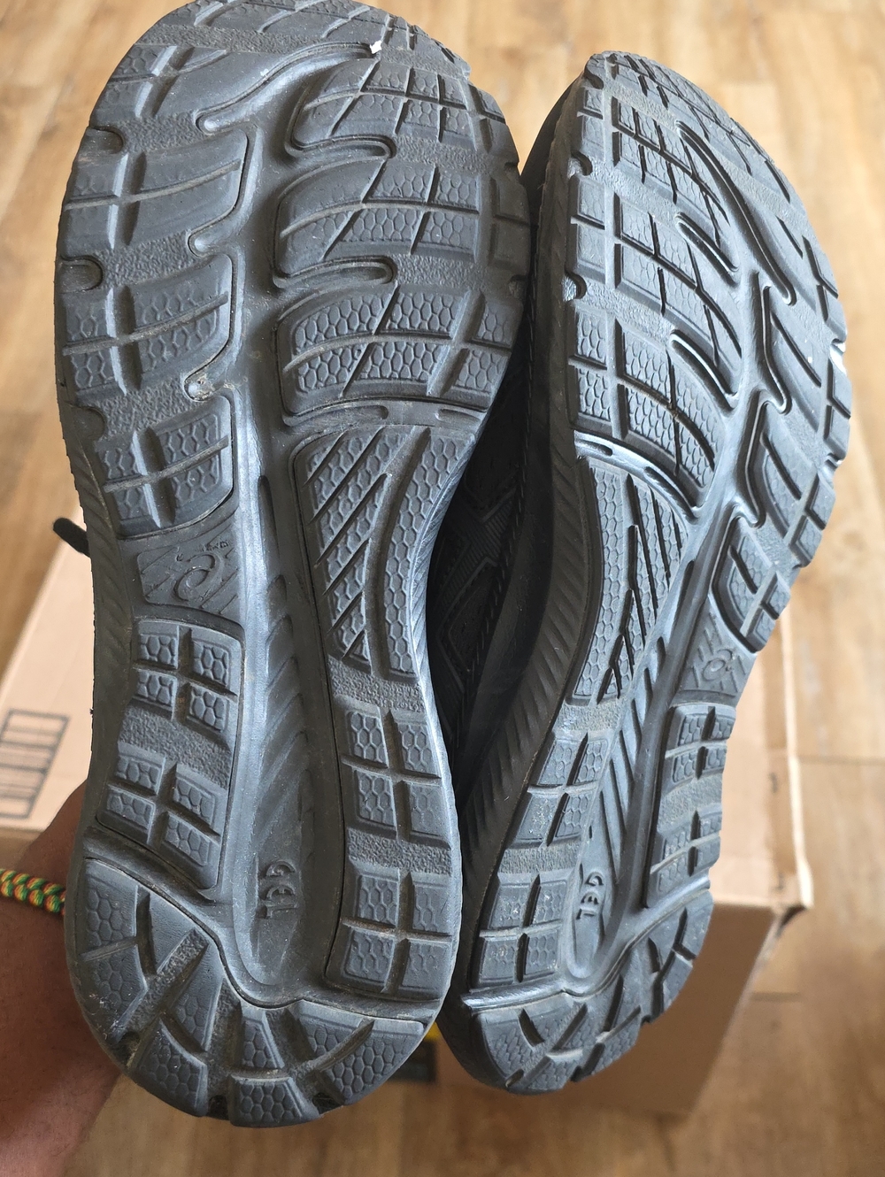 Asics Men's Size 8 All-Black Athletic Running Shoes No Box & In Good Condition - Picture 4 of 4